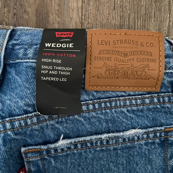 NWT Levi’s Wedgie Icon Fit Ankle Jeans - 25 - Picture 5 of 7